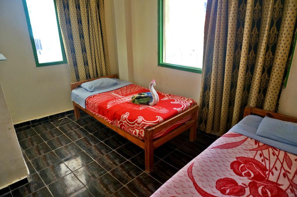 Sea Waves Hostel Хургада Экстерьер фото